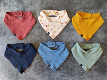 Lade das Bild in den Galerie-Viewer, Musselin-Lätzchen (ab 6 M)